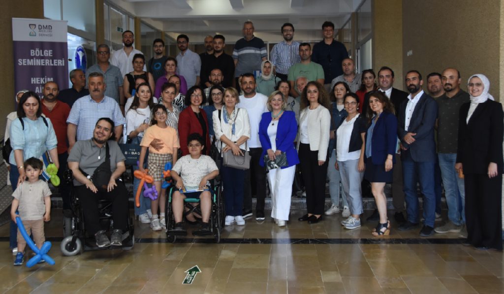 Karadeniz’de DMD Bilgilendirme Semineri: Aileler ve Uzmanlar Bir Araya Geldi