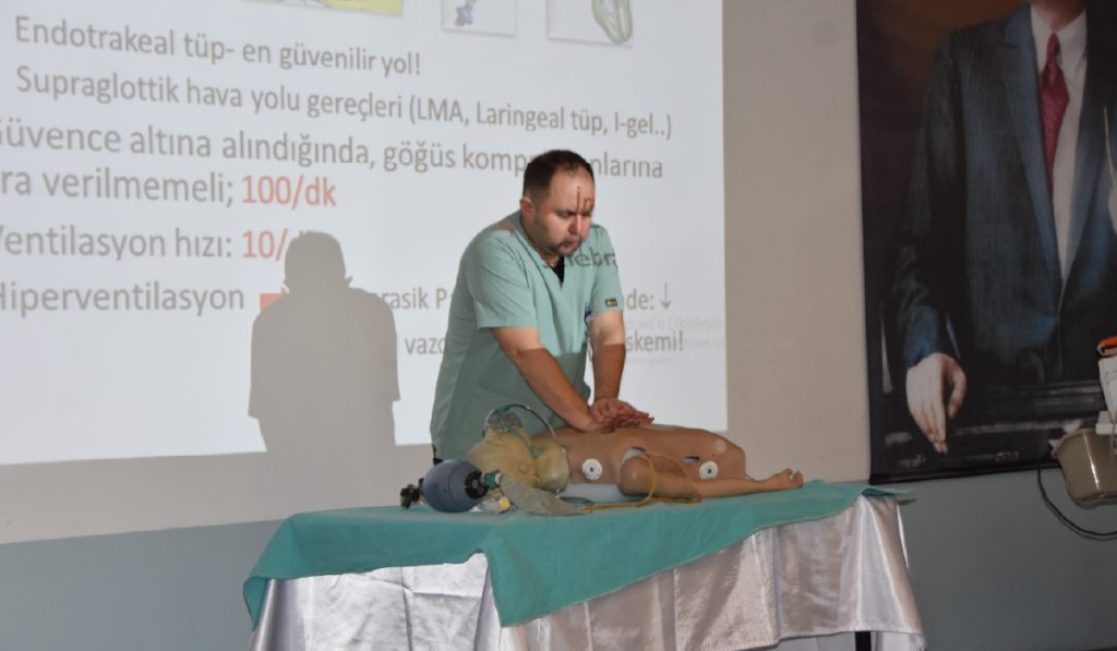 İleri Yaşam Desteği Eğitimi