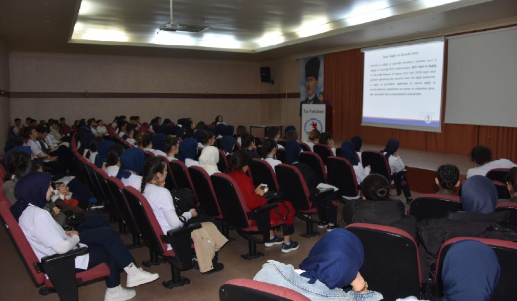 Hemşirelik Bölümü Öğrencilerine Oryantasyon Eğitimi