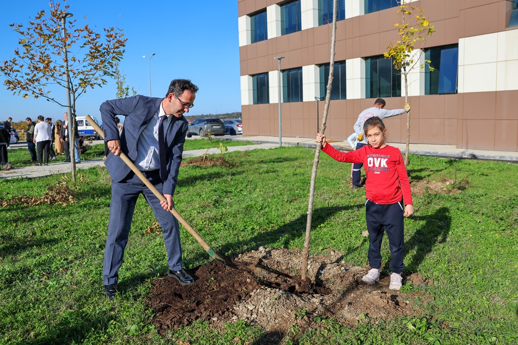 OMÜ’de Diyabet Günü Etkinliğinde Fidanlar Toprakla Buluştu