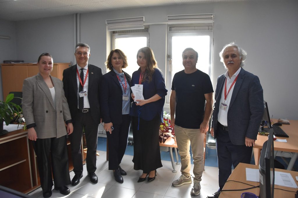 Hastanemizde “26 Ekim Hasta Hakları Günü” Kapsamında Eğitim ve Hasta Ziyaretleri Gerçekleştirildi